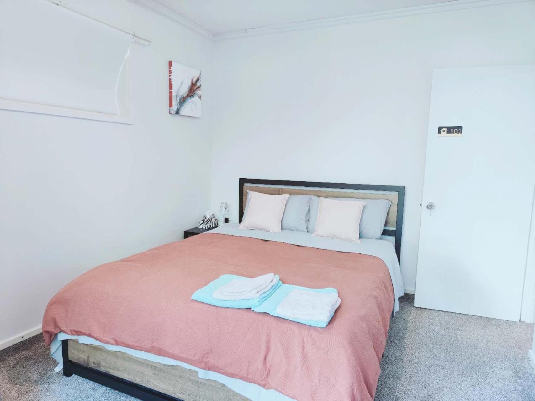 Sunny Cosy Rooms In Auckland Nice Garden Bush View ภายนอก รูปภาพ
